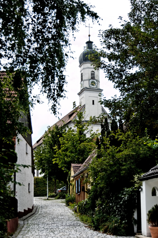Kirche mit Gässchen_2014.png