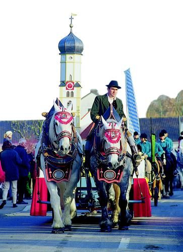 Inchenhofen Leonhardi-Ritt-Foto Wittelsbacherland e