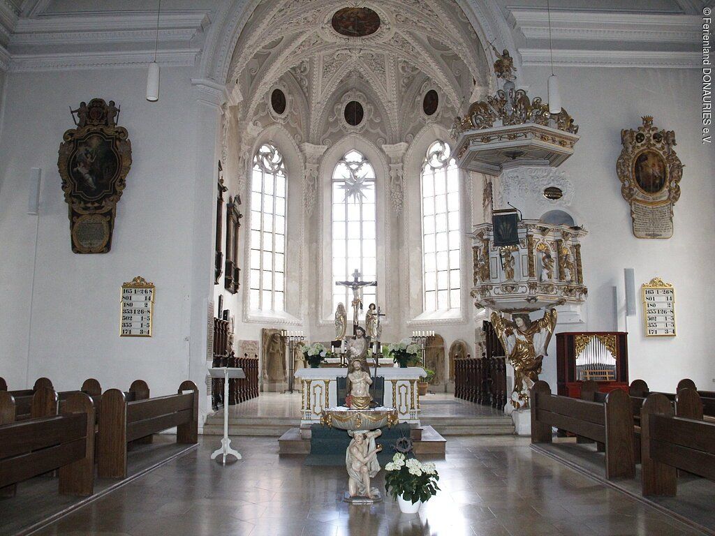 14159767_stjakob-oettingen_innen.jpg
