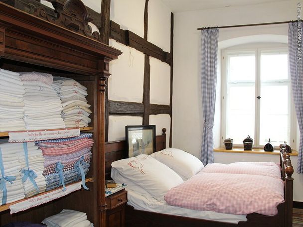 14291791_schlafzimmer-heimatstube-trochtelfingen.jpg