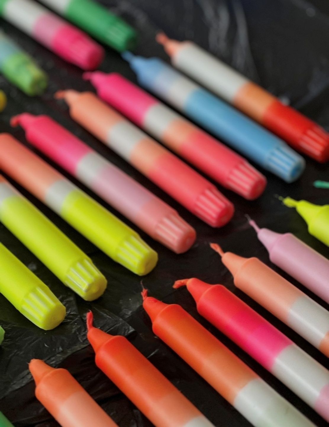 "Kerzenwerkstatt. Bunte Kerzen dippen und gestalten" Workshop im Museum im Wittelsbacher Schloss Friedberg