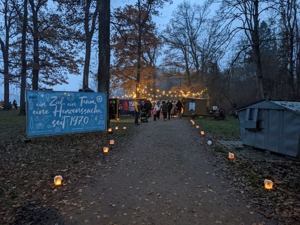 13. romantischer Weihnachtsmarkt am Waldsee in Senden