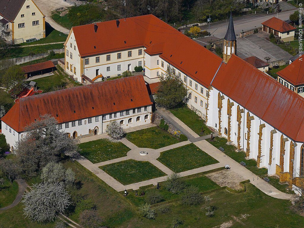 Ehem. Kloster und kath. Pfarrkirche Mariä Himmelfahrt