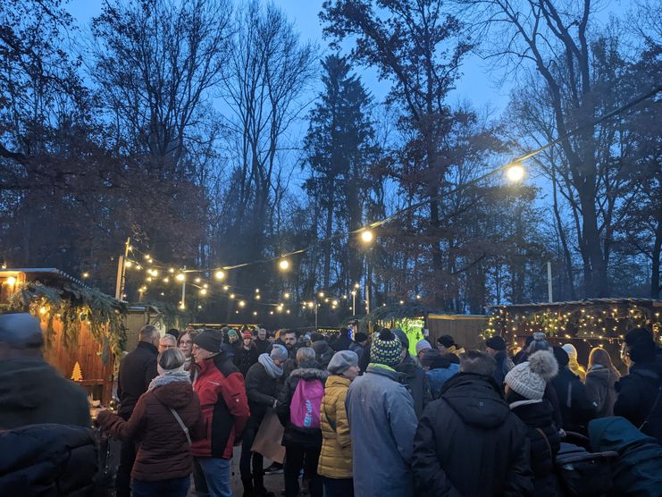 13. romantischer Weihnachtsmarkt am Waldsee in Senden