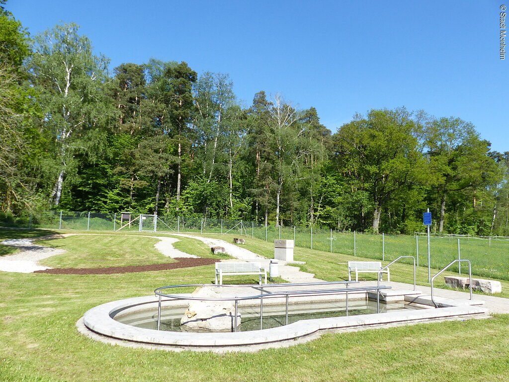 Kneipp-Gesundheitsanlage mit Barfußpfad