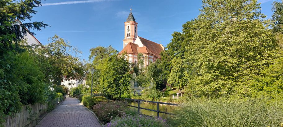 idyllischer Weg entlang der Kammel