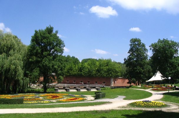 2002_NU_GlacisPark(c)DirkHomburg (2).JPG