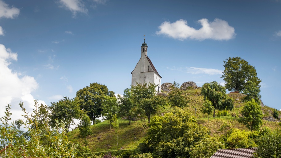 Blick auf die Kapelle bei Hochstein