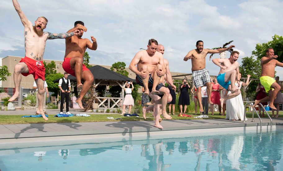 Pool-im-Garten der Manufaktur-by-BAIER.jpg