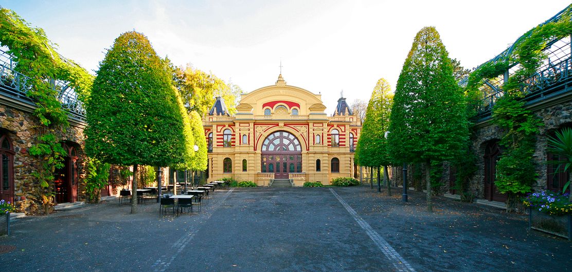 Open Air Sommerbühne im Parktheater