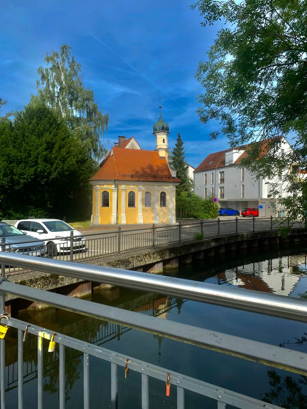 Auf der Brücke Richtung Mühlkapelle