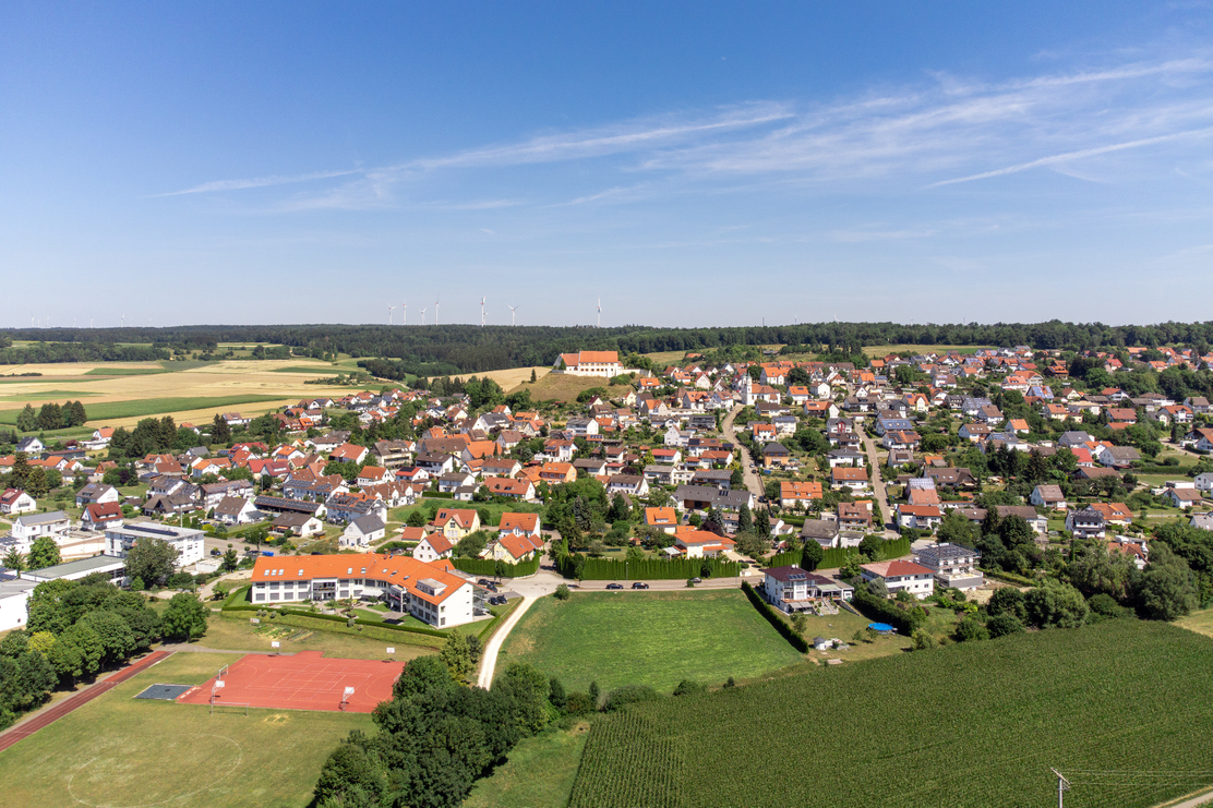 Blick auf Syrgenstein mit Schloss Altenberg