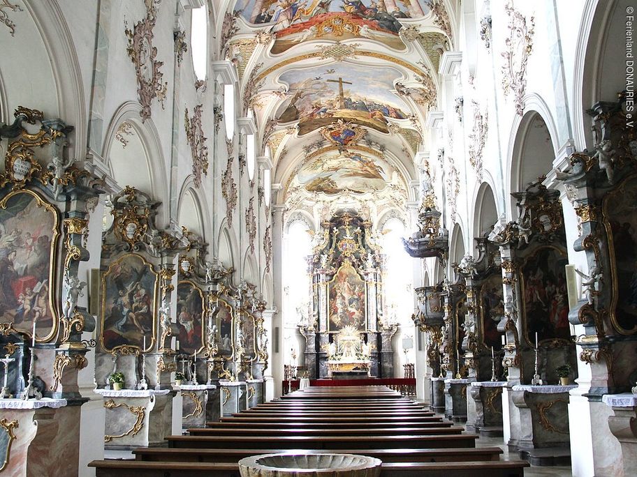 14159729_innenansicht-st-martin-moenchsdeggingen_1.jpg