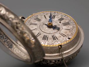 Historische Kutschenuhr, Sammlung Museum im Wittelsbacher Schloss Friedberg, Foto Andreas Brücklmair.jpg