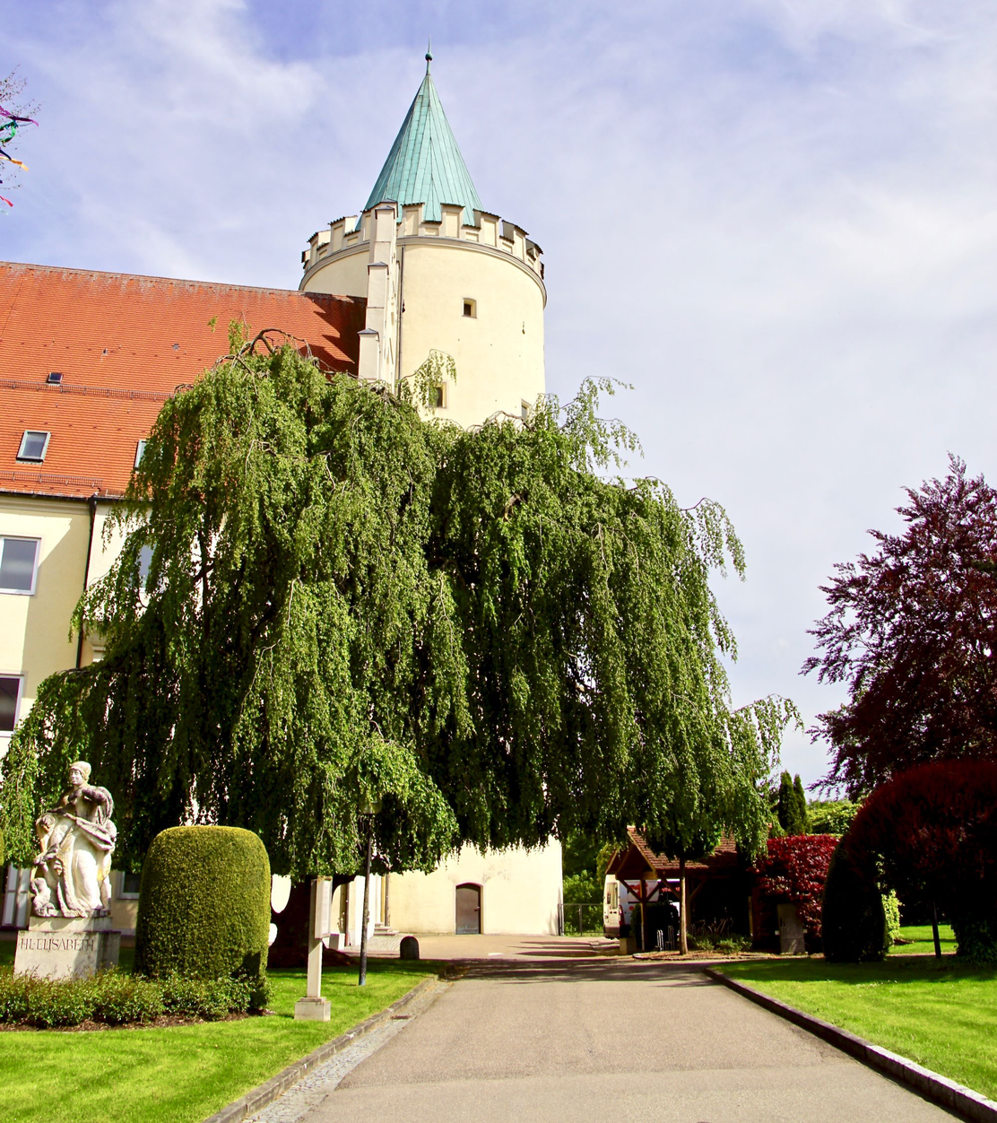 9. Gang durch Lauinger Kirchen - Elisabethenstiftung heute
