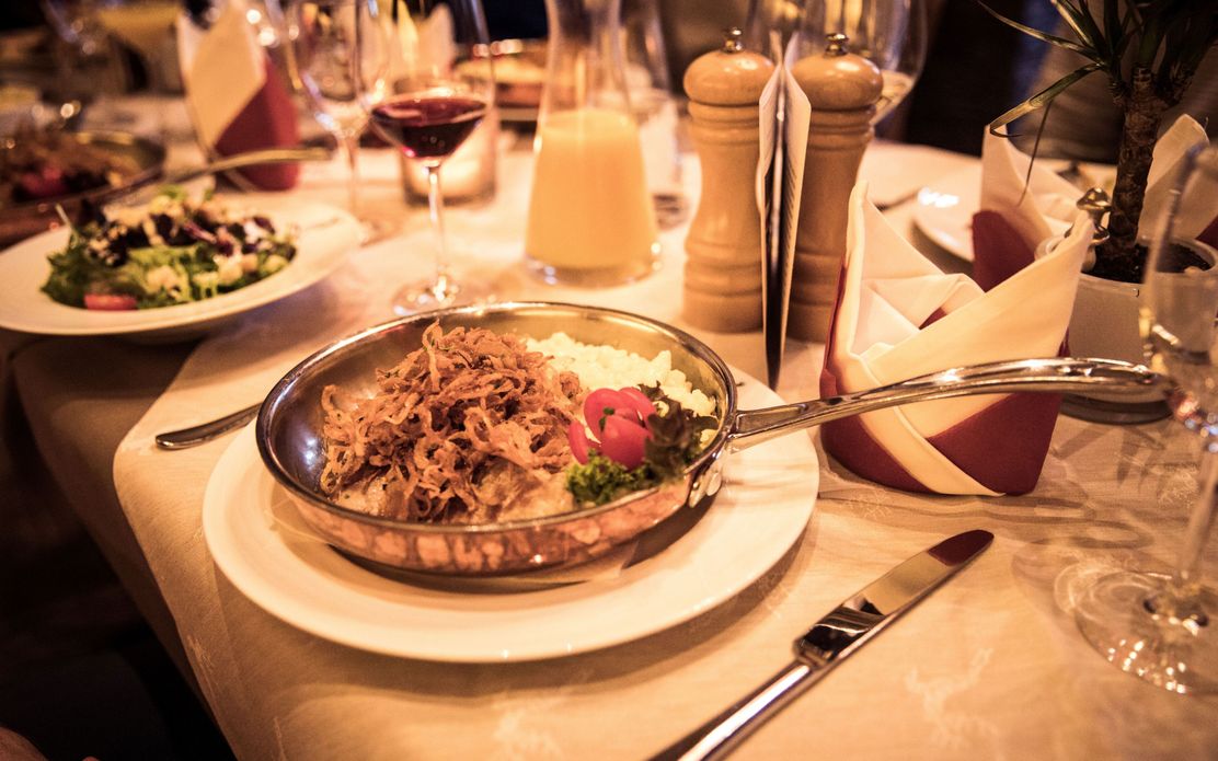 2019-10-06 Kässpätzle im Pfännle Gasthof HirschNU Bild Johannes Glöggler.jpg