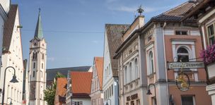 Weißenhorn_ Hauptstraße und Kirche©Fouad Vollmer Werbeagentur.jpg