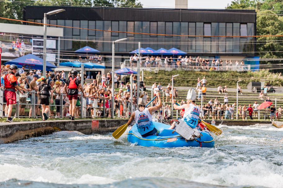 Red Bull Paddelfest: Das ultimative Wildwasser-Rennen in Augsburg