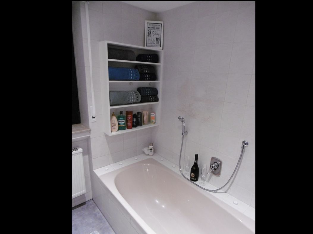 Bad, Sanitär, WC / große Badewanne