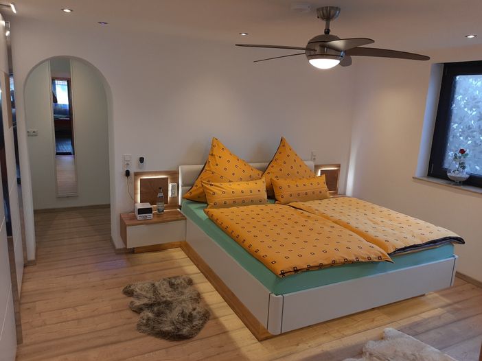 Schlafzimmer 1 / DELUXE