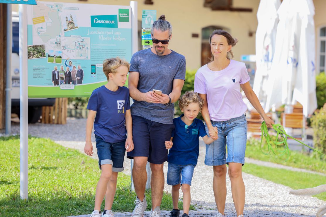 Kloster Holzen, Lauschtour, Ausflug, Familie, Hund_Allmannshofen_Julia Pietsch (3).jpg
