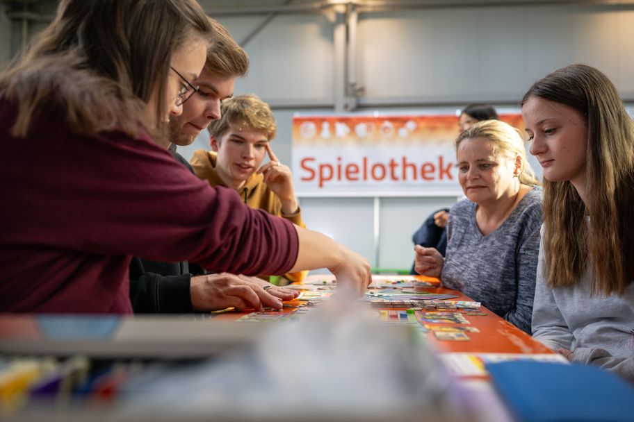 33. SPIELWIESN