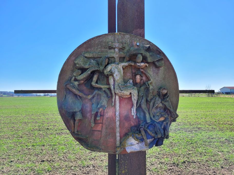 Kreuzweg von Wolfgang Klein bei Balzhausen.jpg