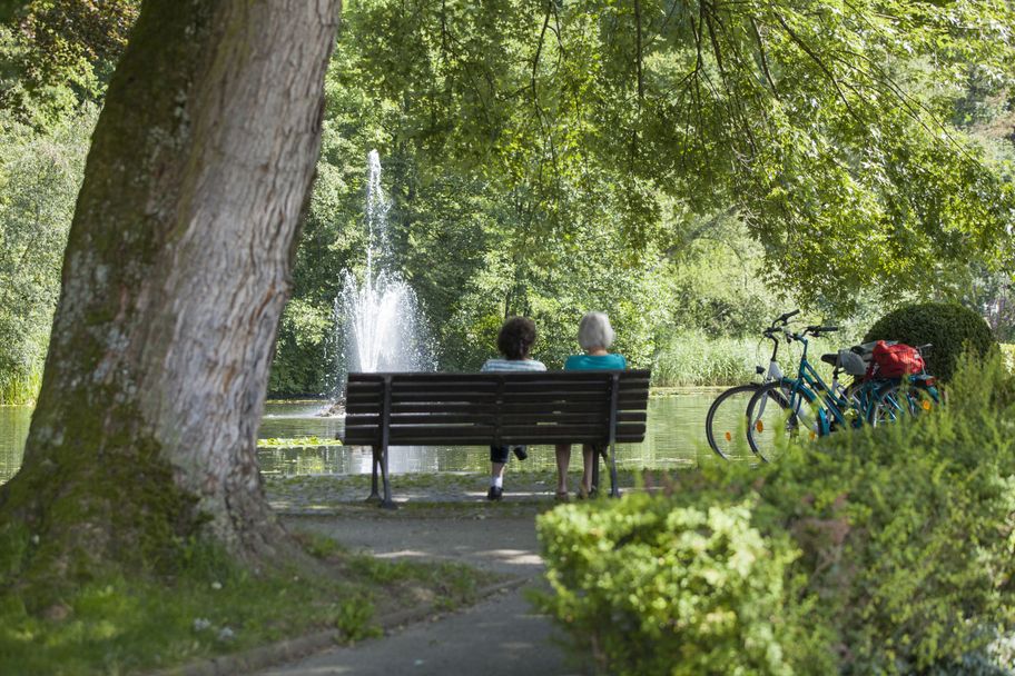 Radfahrer im Stadtpark Illertissen