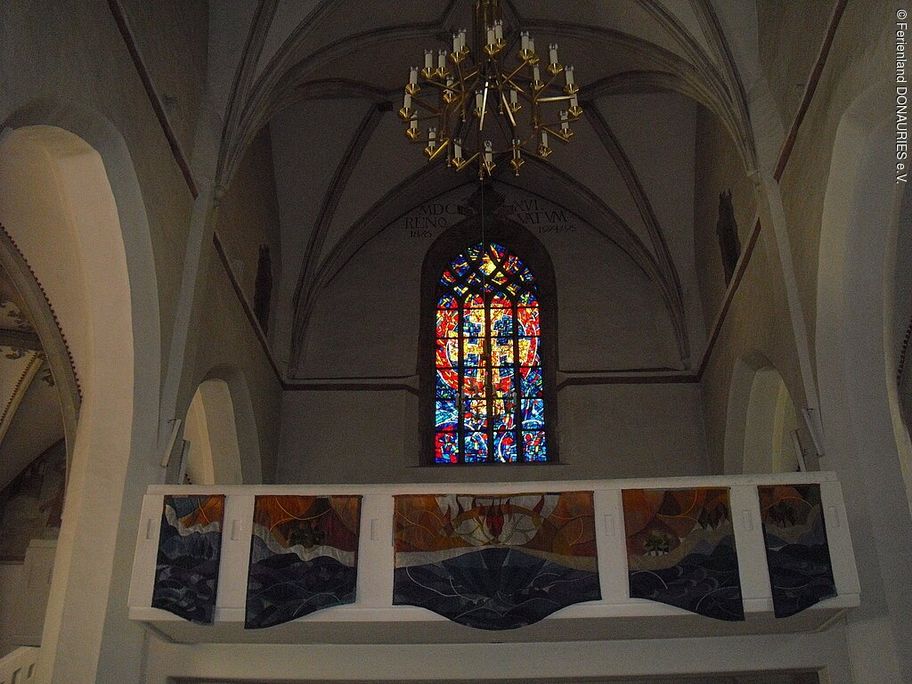 14177529_empore-st-johannes-rain.jpg