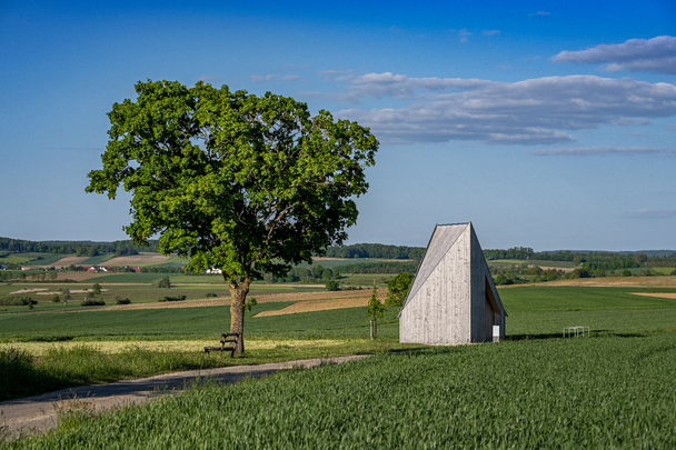 Wegkapelle von Frank Lattke bei Oberbechingen