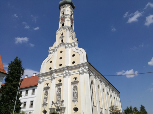 Stiftskirche Mariä Himmelfahrt Medlingen