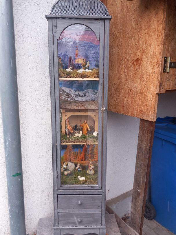 Wurzel- und Laternenkrippen