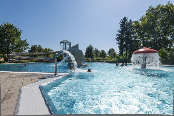Aichach_Freibad_© Holger Weiß.jpg