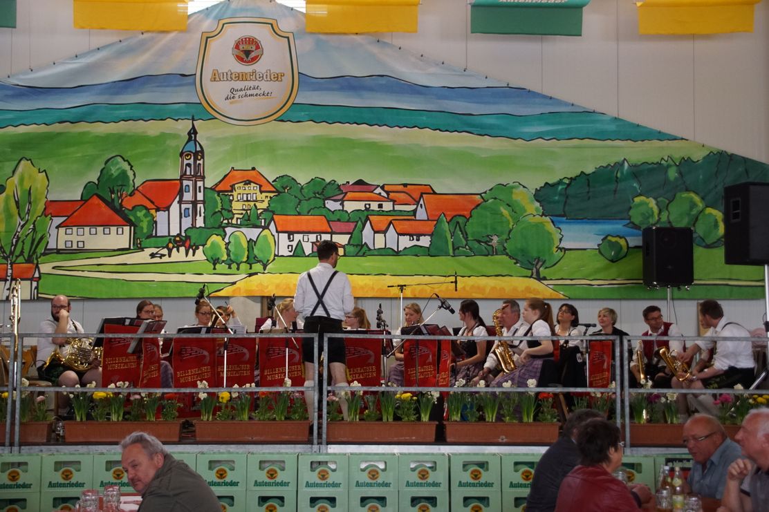 Autenrieder Brauerei-Hoffest mit Oldtimer-Treffen