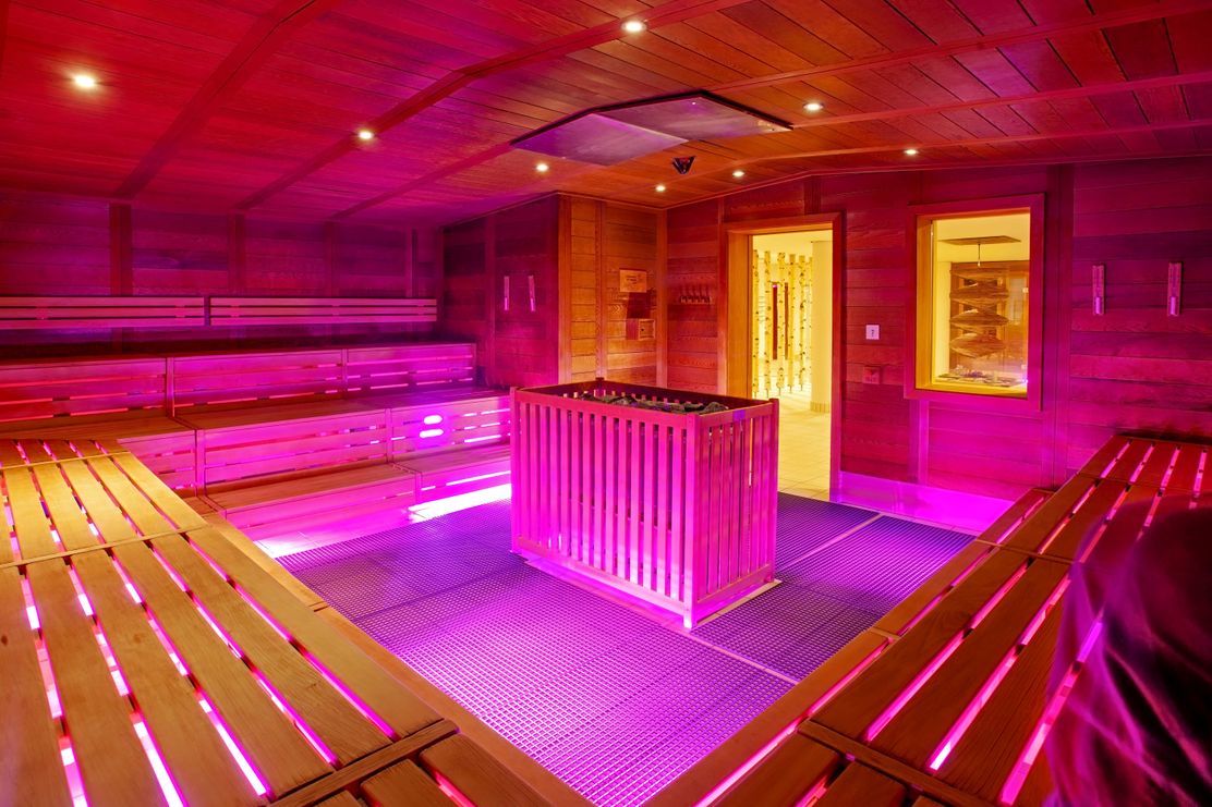 Sauna -Event Duo Afghanistan mit Farid & Nasser – mit dem 2-fachen Deutschen Meister Die Sonderaufgusszeiten sind immer von 17.00 bis 23.00 Uhr.