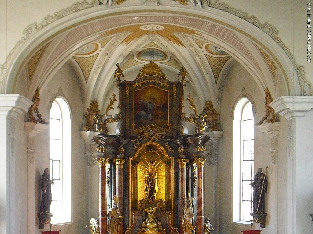 14165369_innenansicht-mariae-himmelfahrt-donaumuenster.jpg