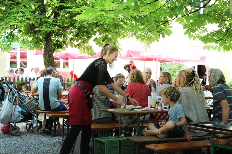 Gasthaus & Biergarten Schloss Blumenthal.JPG