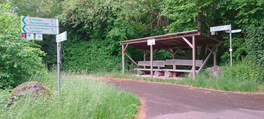 Albtrauf erleben_Radlstation_Abzweigung-1