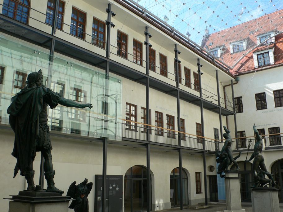g-Viermetzhof im Maximilianmuseum-Bildnachweis Kunstsammlungen und Museen  Augsburg.JPG