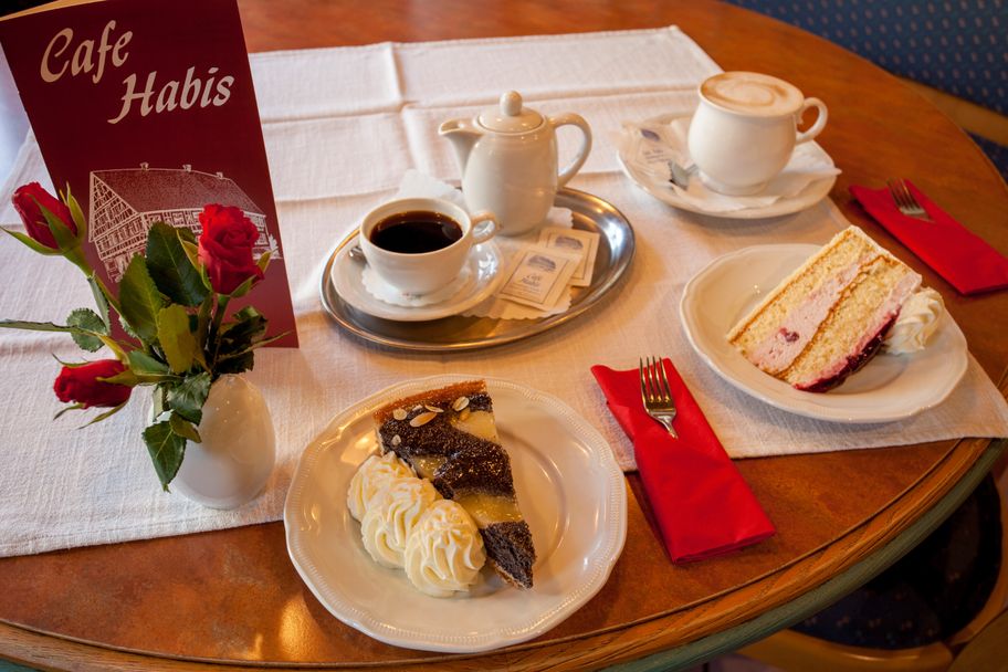 Kaffeegedeck im HABIS Restaurant & Café