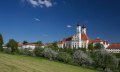 Kloster Roggenburg - idyllisch gelegen © Kloster Roggenburg