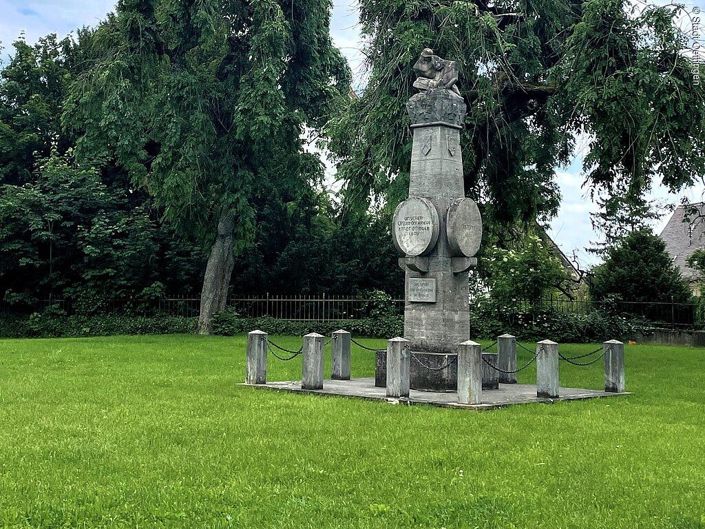 Gruftgarten - altes Schloss