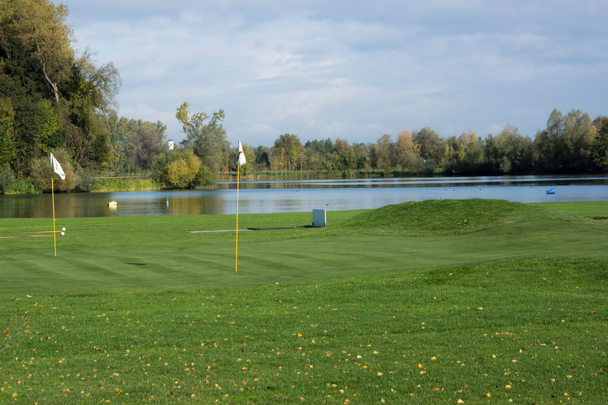 Golfplatz Dillingen mit Almsee