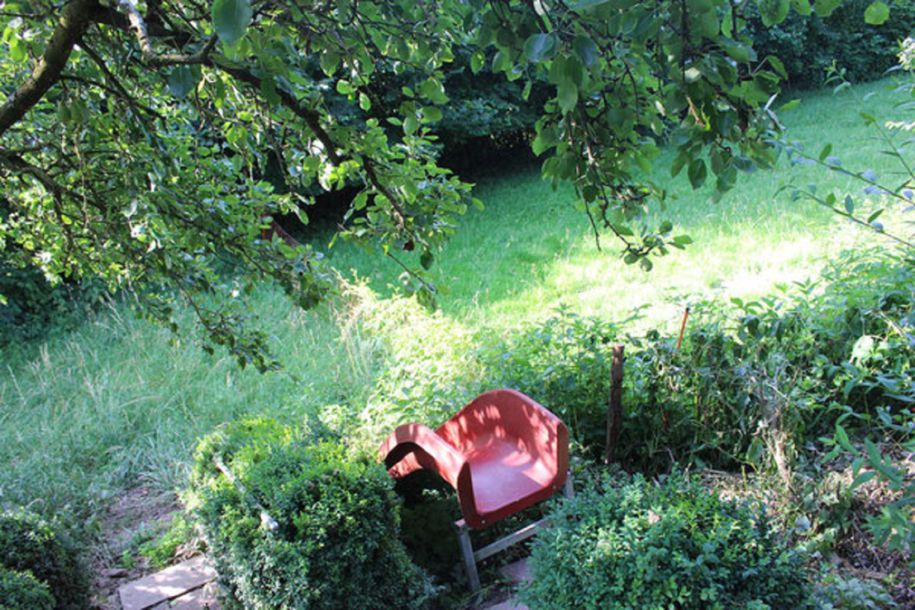 Die Rutsche im Garten