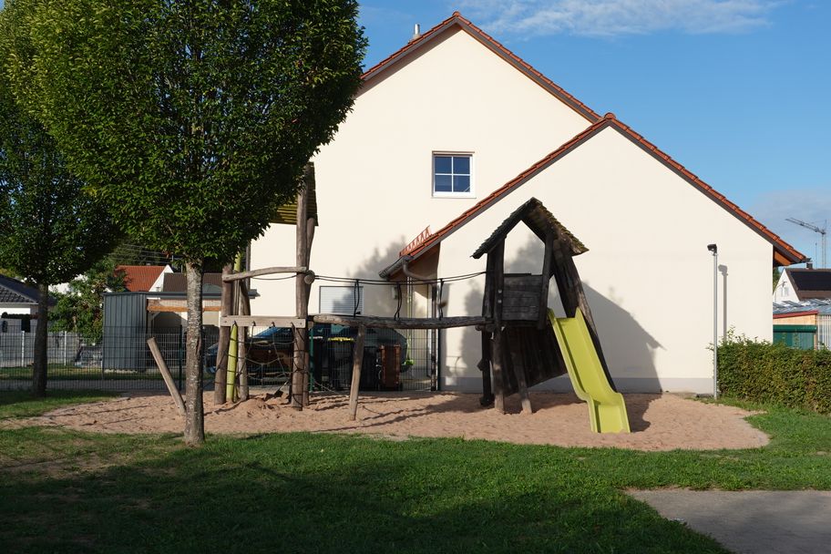 Spielplatz Riedweg (2).JPG