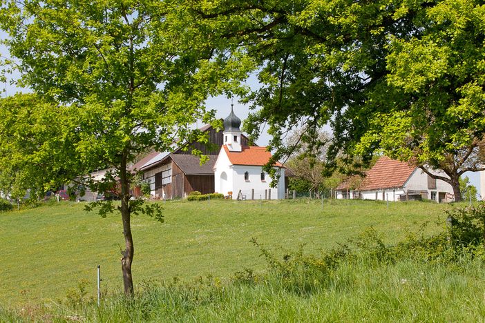 Kirrberg mit Kapelle