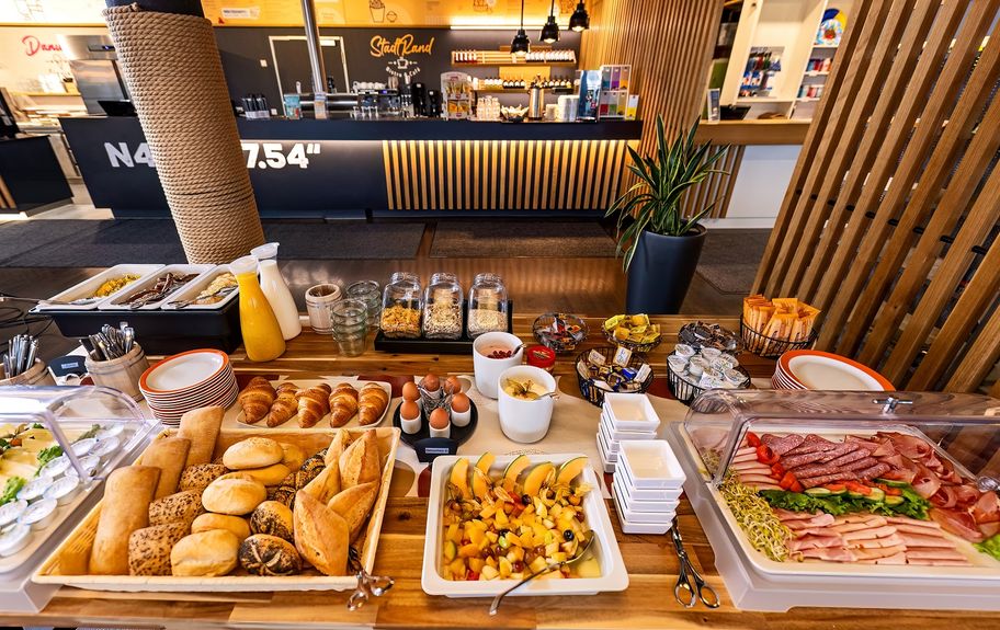 Frühstücks-Buffet 2023 - 18 (kleiner).jpg