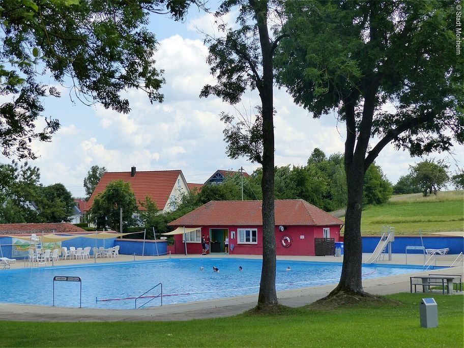 17591995_freibad-monheim-2-bild-peter-ferber.jpg