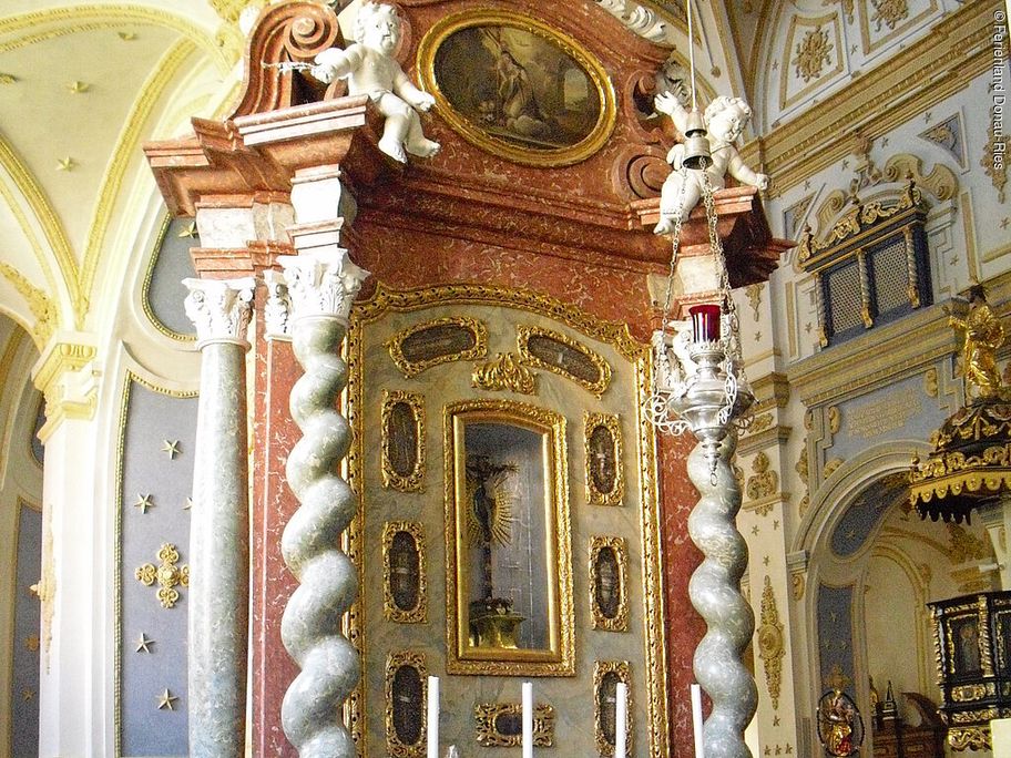 9521783_stuckmarmoraltar-niederschoenenfeld_1.jpg