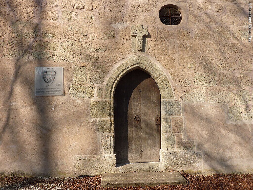 9595727_eingang-st-hippolyt-riesbuerg.jpg